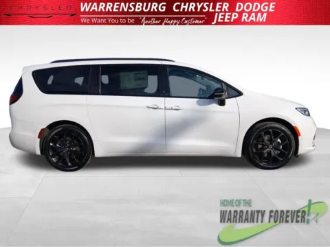 Photos of 2026 Chrysler Pacifica Select for sale in Warrensburg, MO at Warrensburg CDJR