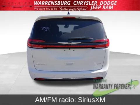 Another view of 2026 Chrysler Pacifica Select for sale in Warrensburg, MO at Warrensburg CDJR
