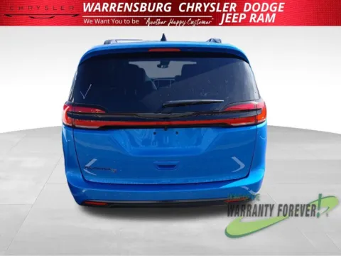 More photos of 2026 Chrysler Pacifica Select at Warrensburg CDJR, MO