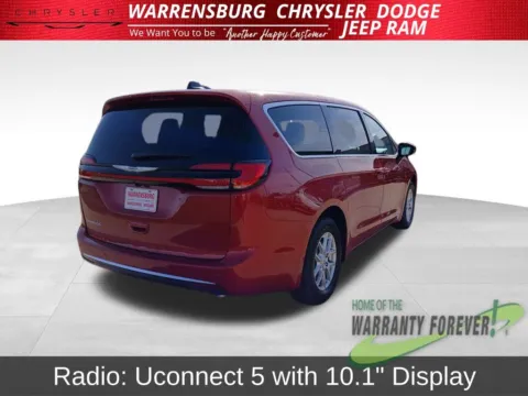 Another view of 2026 Chrysler Pacifica Select for sale in Warrensburg, MO at Warrensburg CDJR
