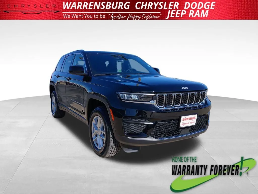 Black 2026 Jeep Grand Cherokee Laredo for sale in Warrensburg, MO