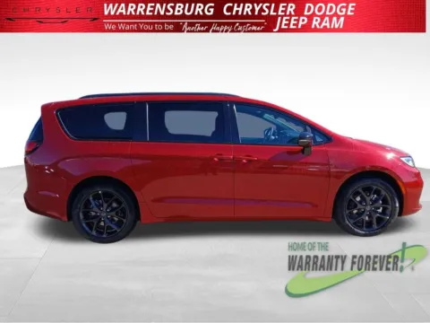 Photos of 2026 Chrysler Pacifica Select for sale in Warrensburg, MO at Warrensburg CDJR