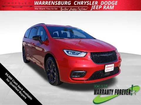 Red 2026 Chrysler Pacifica Select for sale in Warrensburg, MO