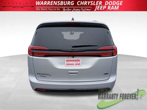 More photos of 2026 Chrysler Pacifica Select at Warrensburg CDJR, MO