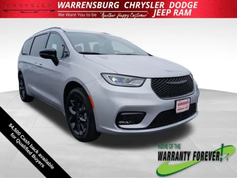 Silver 2026 Chrysler Pacifica Select for sale in Warrensburg, MO