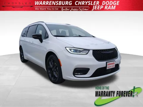 White 2026 Chrysler Pacifica Select for sale in Warrensburg, MO