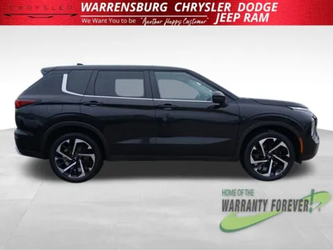 Photos of 2024 Mitsubishi Outlander for sale in Warrensburg, MO at Warrensburg CDJR