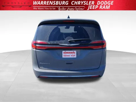 More photos of 2023 Chrysler Pacifica Touring L at Warrensburg CDJR, MO
