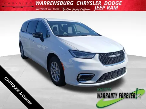 White 2024 Chrysler Pacifica Touring L for sale in Warrensburg, MO
