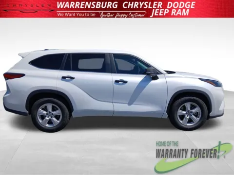 Photos of 2023 Toyota Highlander L for sale in Warrensburg, MO at Warrensburg CDJR