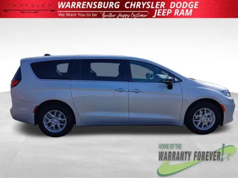 Photos of 2026 Chrysler Pacifica Select for sale in Warrensburg, MO at Warrensburg CDJR