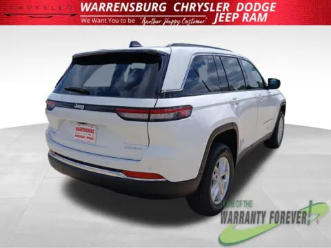 Another view of 2026 Jeep Grand Cherokee Laredo for sale in Warrensburg, MO at Warrensburg CDJR