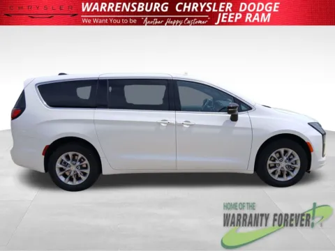 Photos of 2027 Chrysler Pacifica Select for sale in Warrensburg, MO at Warrensburg CDJR