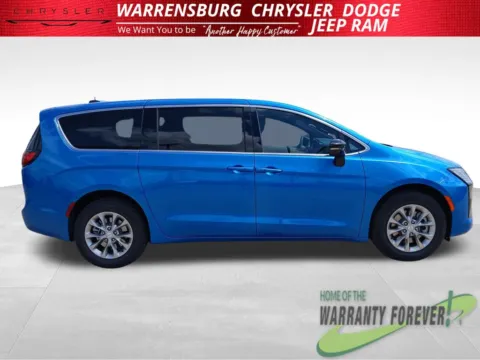 Photos of 2027 Chrysler Pacifica Select for sale in Warrensburg, MO at Warrensburg CDJR