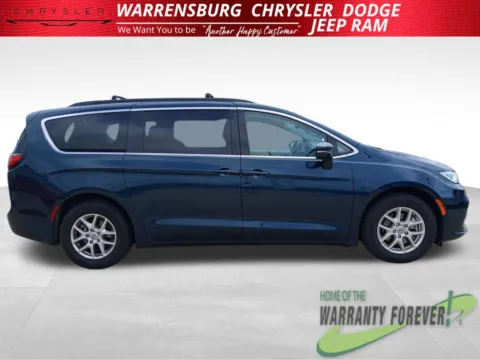 Photos of 2022 Chrysler Pacifica Touring L for sale in Warrensburg, MO at Warrensburg CDJR