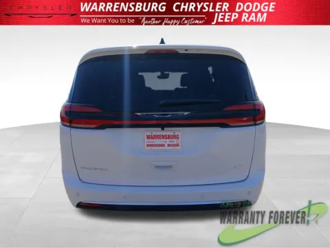 More photos of 2027 Chrysler Pacifica Select at Warrensburg CDJR, MO