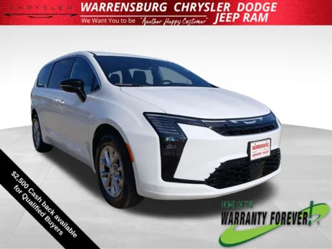 White 2027 Chrysler Pacifica Select for sale in Warrensburg, MO