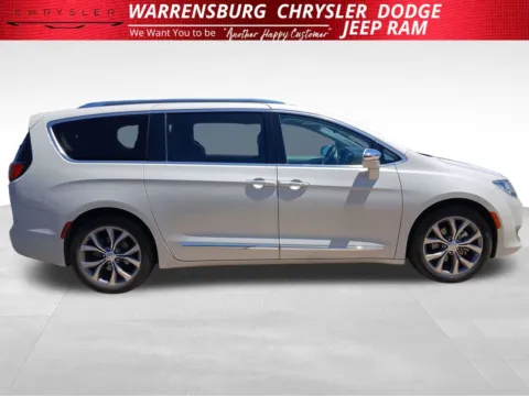 Photos of 2017 Chrysler Pacifica Limited for sale in Warrensburg, MO at Warrensburg CDJR