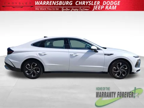 Photos of 2025 Hyundai Sonata SEL for sale in Warrensburg, MO at Warrensburg CDJR