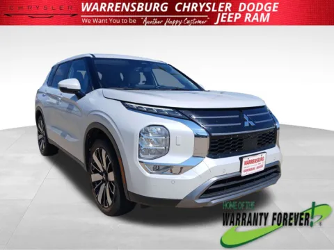 White 2025 Mitsubishi Outlander SE for sale in Warrensburg, MO