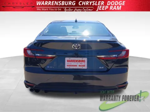 More photos of 2025 Toyota Camry SE at Warrensburg CDJR, MO