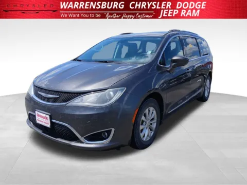 More photos of 2018 Chrysler Pacifica Touring L at Warrensburg CDJR, MO