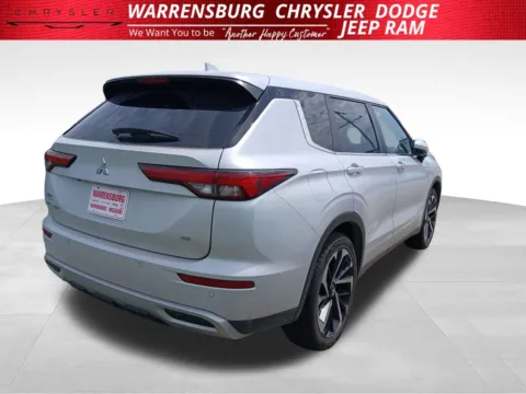 Another view of 2023 Mitsubishi Outlander SE for sale in Warrensburg, MO at Warrensburg CDJR