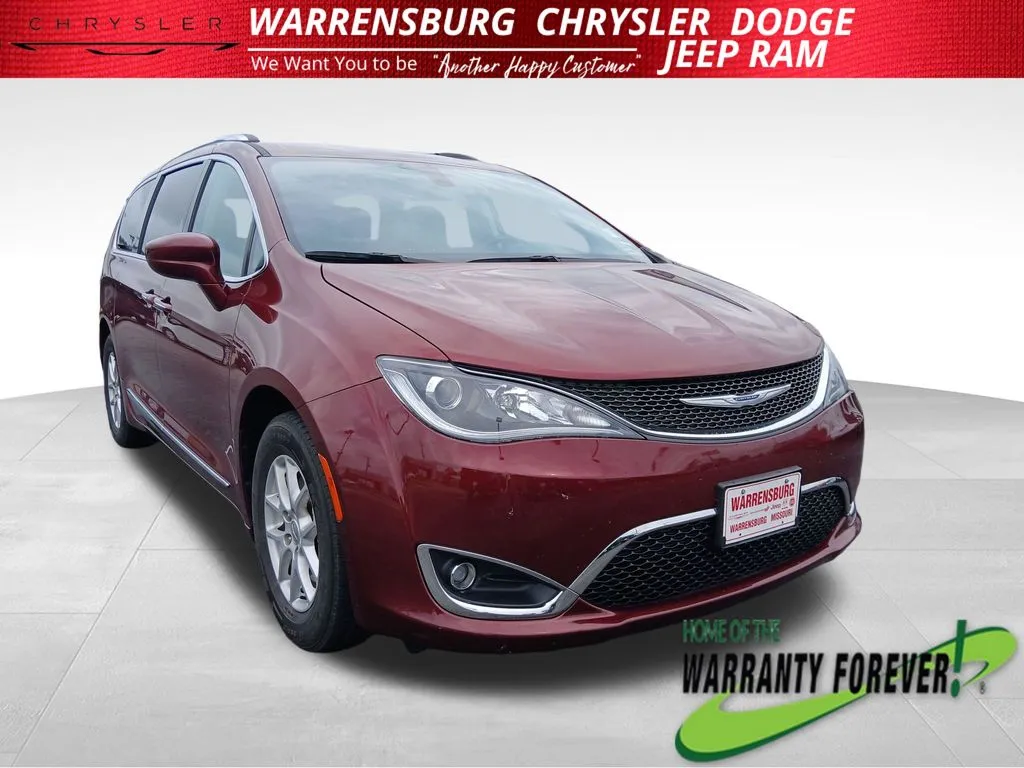Red 2020 Chrysler Pacifica Touring L for sale in Warrensburg, MO