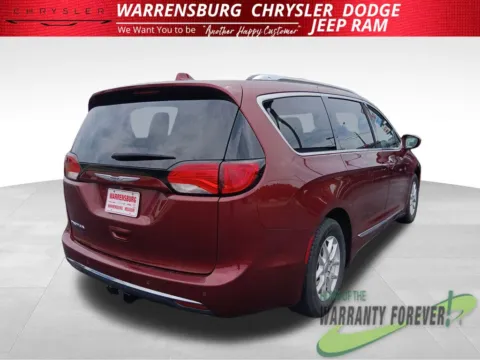 More photos of 2020 Chrysler Pacifica Touring L at Warrensburg CDJR, MO