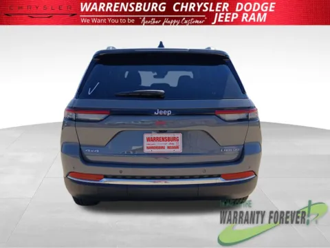 More photos of 2027 Jeep Grand Cherokee Laredo at Warrensburg CDJR, MO