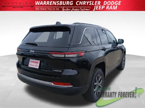 More photos of 2027 Jeep Grand Cherokee Laredo at Warrensburg CDJR, MO