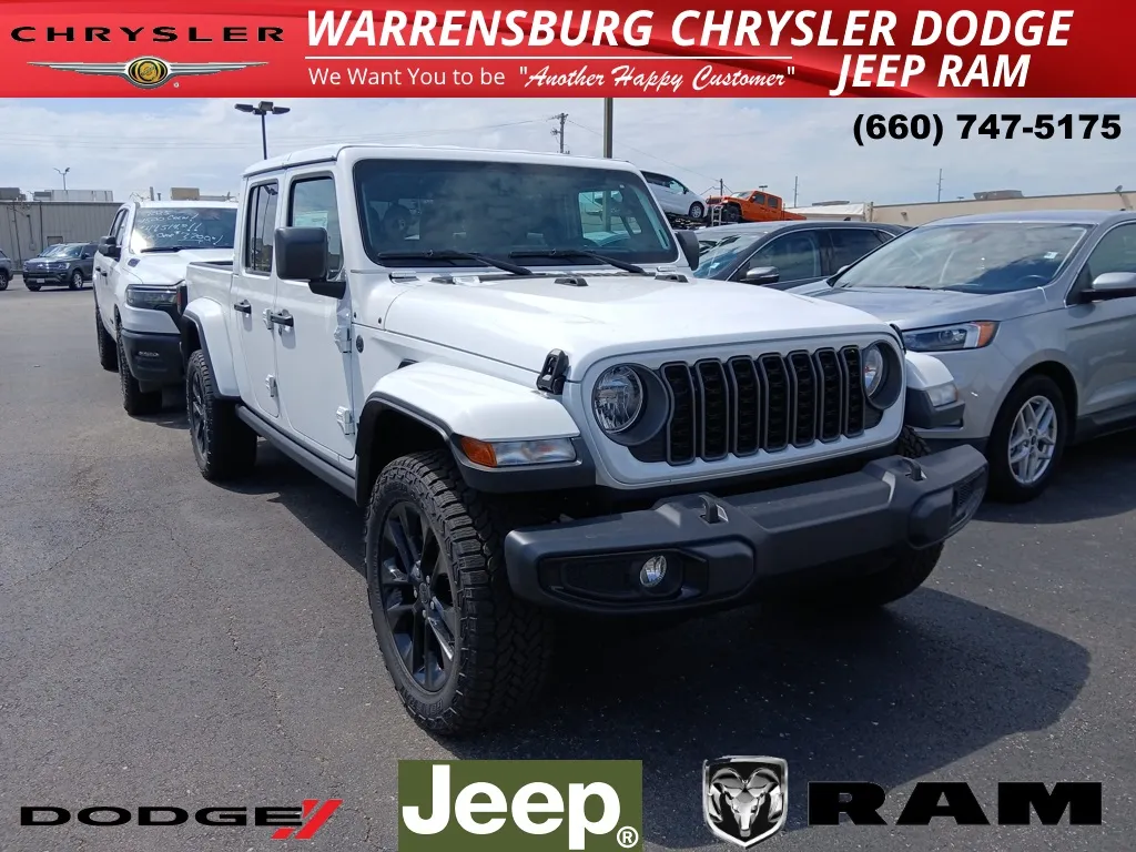 White 2025 Jeep Gladiator Nighthawk for sale in Warrensburg, MO