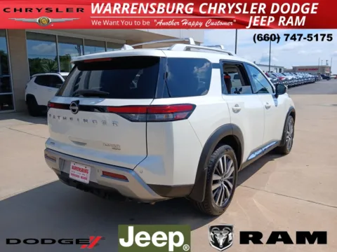 Another view of 2022 Nissan Pathfinder Platinum for sale in Warrensburg, MO at Warrensburg CDJR