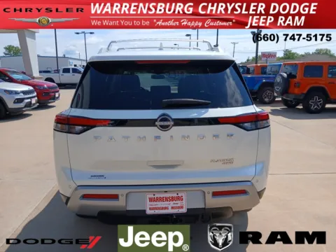 More photos of 2022 Nissan Pathfinder Platinum at Warrensburg CDJR, MO