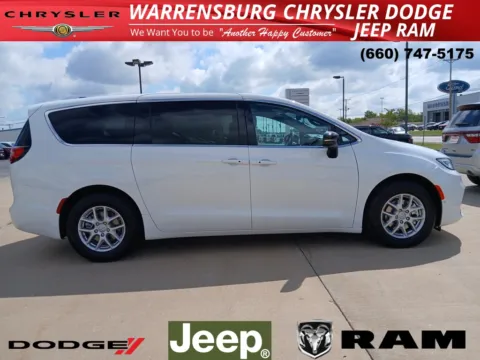 Photos of 2026 Chrysler Pacifica Select for sale in Warrensburg, MO at Warrensburg CDJR