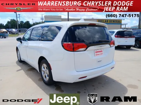 More photos of 2017 Chrysler Pacifica LX at Warrensburg CDJR, MO