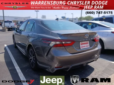 More photos of 2024 Toyota Camry SE at Warrensburg CDJR, MO