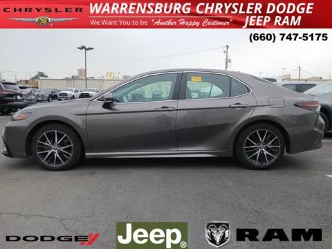 More photos of 2024 Toyota Camry SE at Warrensburg CDJR, MO
