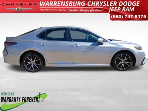 Photos of 2023 Toyota Camry SE for sale in Warrensburg, MO at Warrensburg CDJR