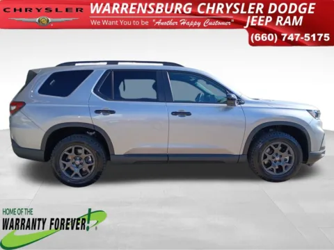 Photos of 2025 Honda Pilot TrailSport for sale in Warrensburg, MO at Warrensburg CDJR