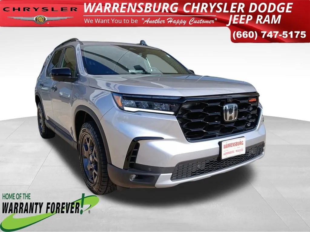 Silver 2025 Honda Pilot TrailSport for sale in Warrensburg, MO