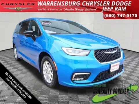Blue 2026 Chrysler Pacifica Select for sale in Warrensburg, MO