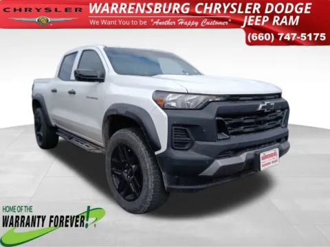 White 2023 Chevrolet Colorado Trail Boss for sale in Warrensburg, MO