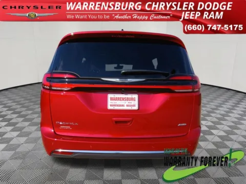 More photos of 2026 Chrysler Pacifica Select at Warrensburg CDJR, MO