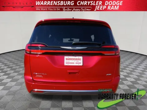 More photos of 2026 Chrysler Pacifica Select at Warrensburg CDJR, MO