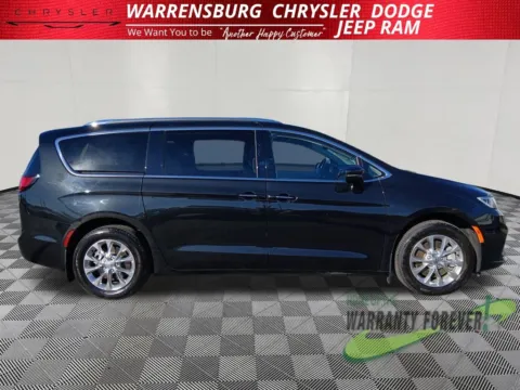 Photos of 2021 Chrysler Pacifica Touring L for sale in Warrensburg, MO at Warrensburg CDJR