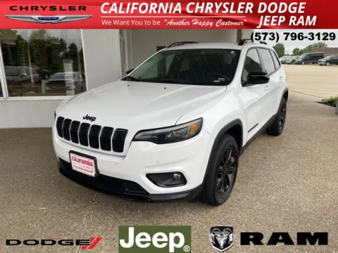 White 2023 Jeep Cherokee Altitude for sale in California, MO