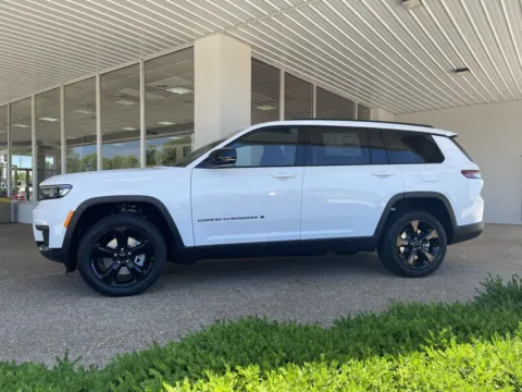 Another view of 2025 Jeep Grand Cherokee L Altitude X for sale in California, MO at California CDJR