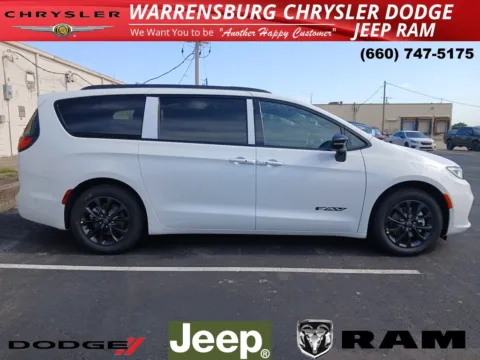 Photos of 2025 Chrysler Pacifica Select for sale in Warrensburg, MO at Warrensburg CDJR