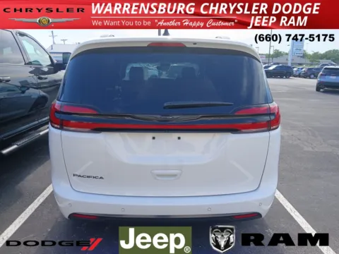 More photos of 2025 Chrysler Pacifica Select at Warrensburg CDJR, MO